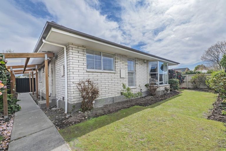 Photo of property in 1/23 Withells Road, Avonhead, Christchurch, 8042