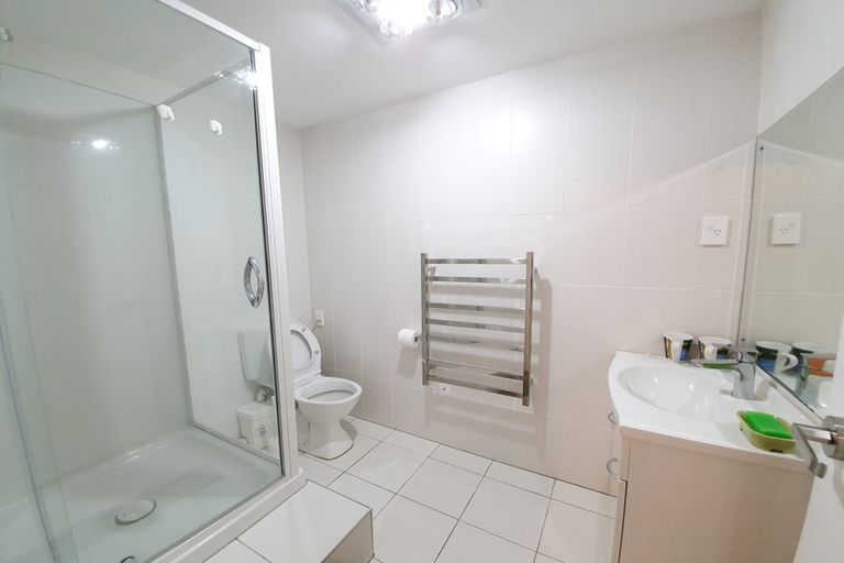 Photo of property in 1/24 Pigeon Mountain Road, Half Moon Bay, Auckland, 2012