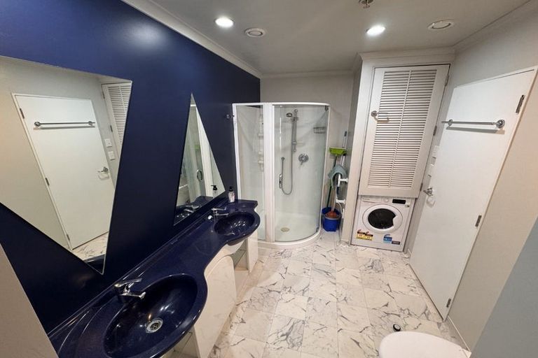 Photo of property in Terrace Heights Apartments, 14d/163 The Terrace, Wellington Central, Wellington, 6011