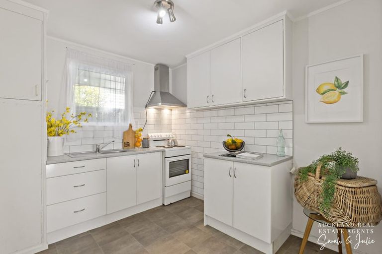 Photo of property in 29c Mark Road, Mount Albert, Auckland, 1025