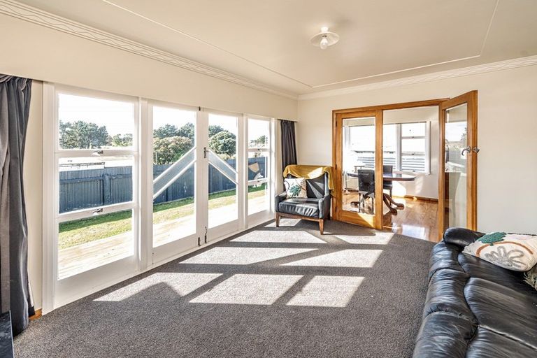 Photo of property in 6 Glenn Street, Castlecliff, Whanganui, 4501