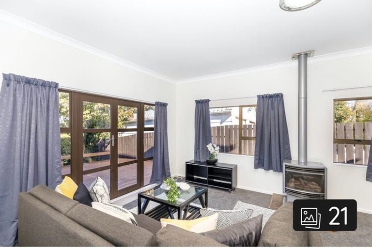 Photo of property in 33 Gilbass Avenue, Hamilton Lake, Hamilton, 3204