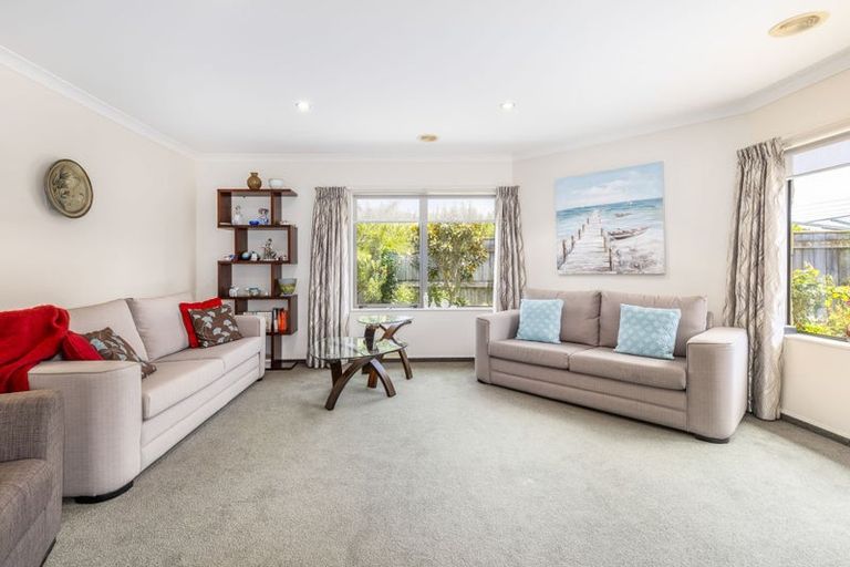 Photo of property in 21 Telford Way, Raumati Beach, Paraparaumu, 5032