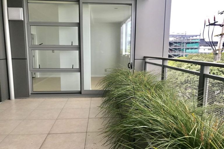 Photo of property in 2/16 Huron Street, Takapuna, Auckland, 0622