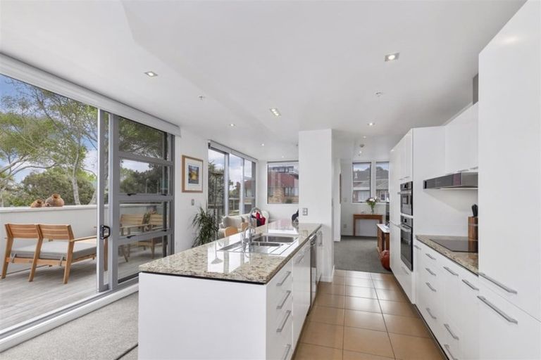 Photo of property in Maison Apartments, 111/16 Huron Street, Takapuna, Auckland, 0622