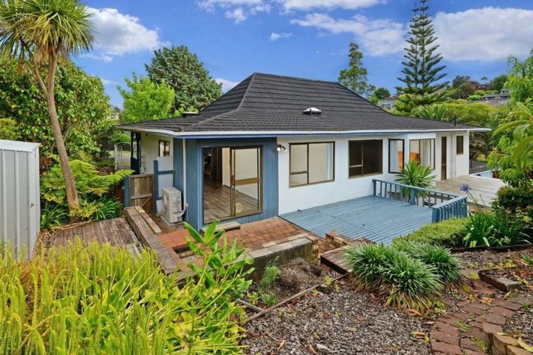 Photo of property in 2 Montclair Rise, Browns Bay, Auckland, 0630