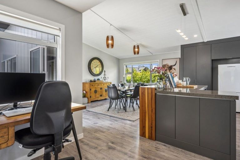 Photo of property in 18 Lakemere Way, Kinloch, Taupo, 3377