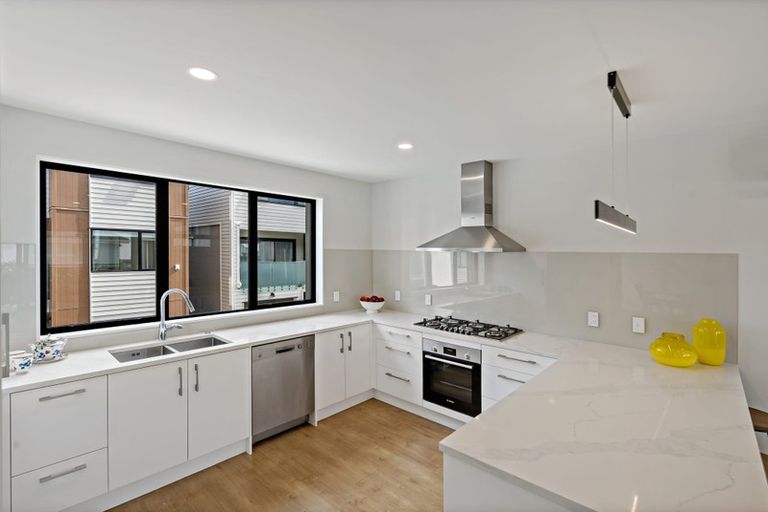 Photo of property in 21c Roseberry Avenue, Birkenhead, Auckland, 0626