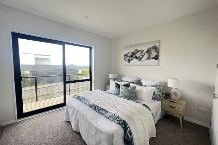 Photo of property in 167b East Coast Road, Castor Bay, Auckland, 0620