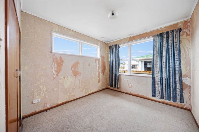 Photo of property in 21 Convair Crescent, Mangere, Auckland, 2022