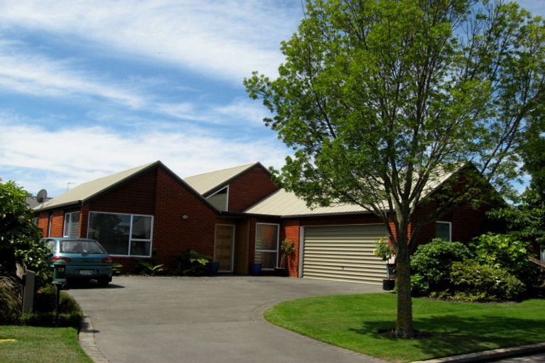 Photo of property in 22 Althorp Place, Avonhead, Christchurch, 8042