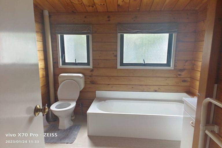 Photo of property in 37 Pitt Road, Runciman, Drury, 2578