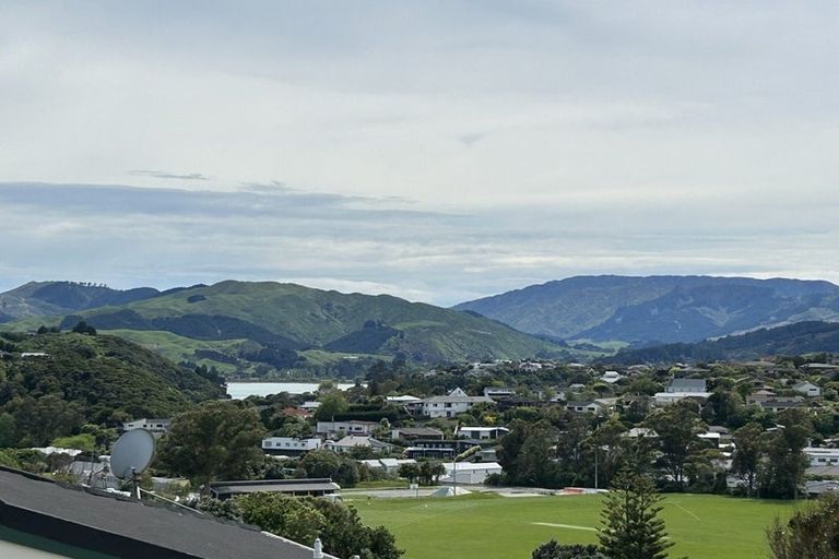 Photo of property in 17 Exploration Way, Whitby, Porirua, 5024