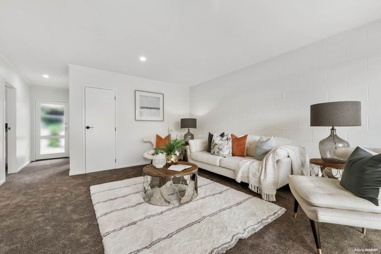 Photo of property in 4/236 Te Atatu Road, Te Atatu South, Auckland, 0610