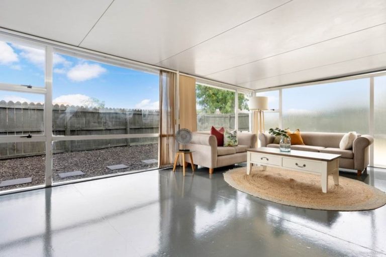 Photo of property in 2 Tullis Place, Burswood, Auckland, 2013