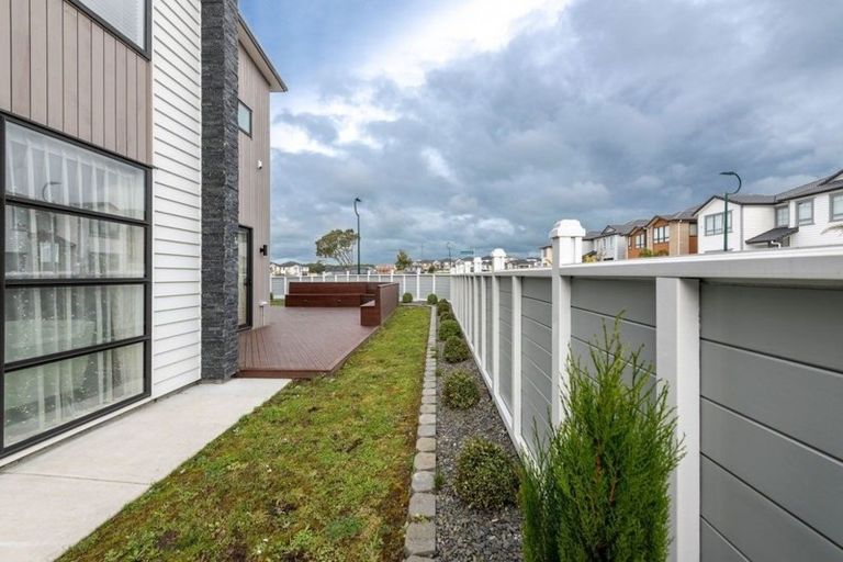 Photo of property in 4 Drumconnell Drive, Flat Bush, Auckland, 2019