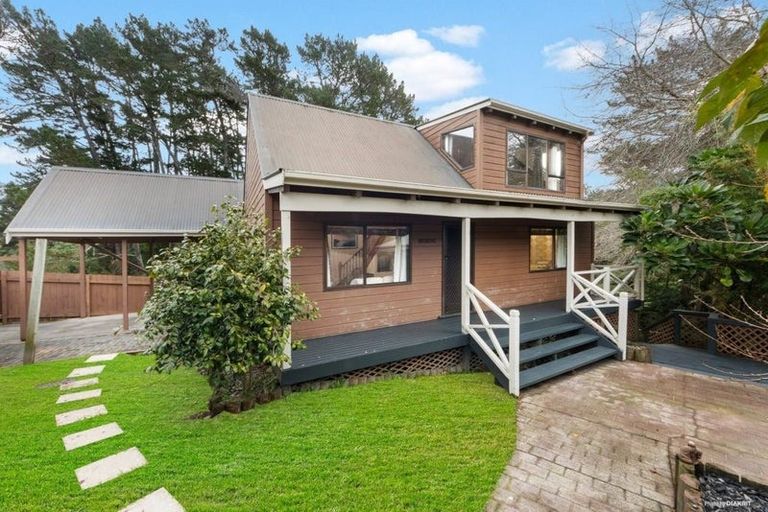 Photo of property in 27 Claverdon Drive, Massey, Auckland, 0614