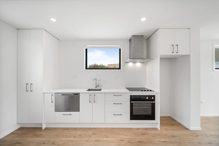 Photo of property in 2/39 Pakuranga Road, Pakuranga, Auckland, 2010