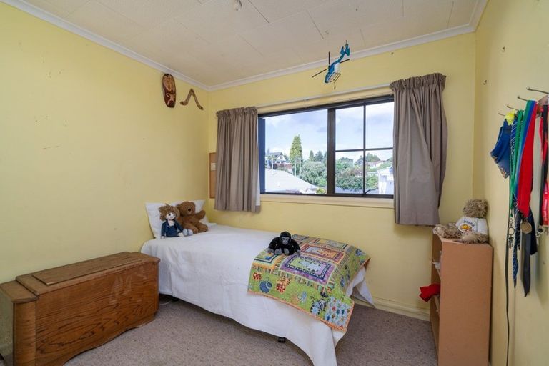 Photo of property in 19 Ingle Avenue, Waipahihi, Taupo, 3330