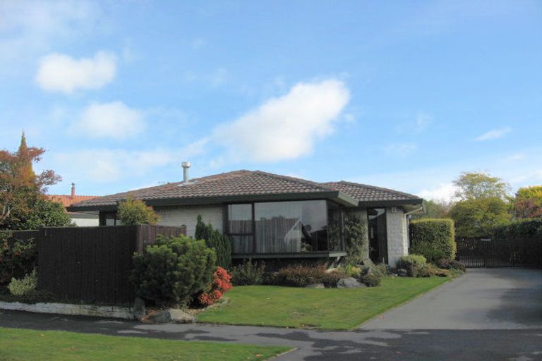 Photo of property in 30 Sayers Crescent, Ilam, Christchurch, 8041