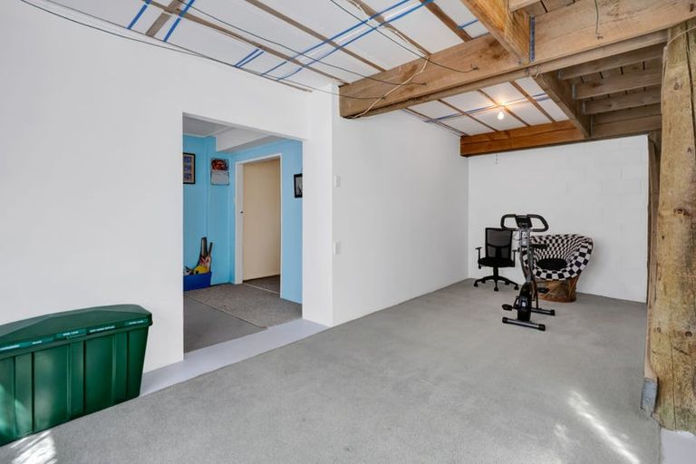 Photo of property in 18 Shaldon Crescent, Blagdon, New Plymouth, 4310