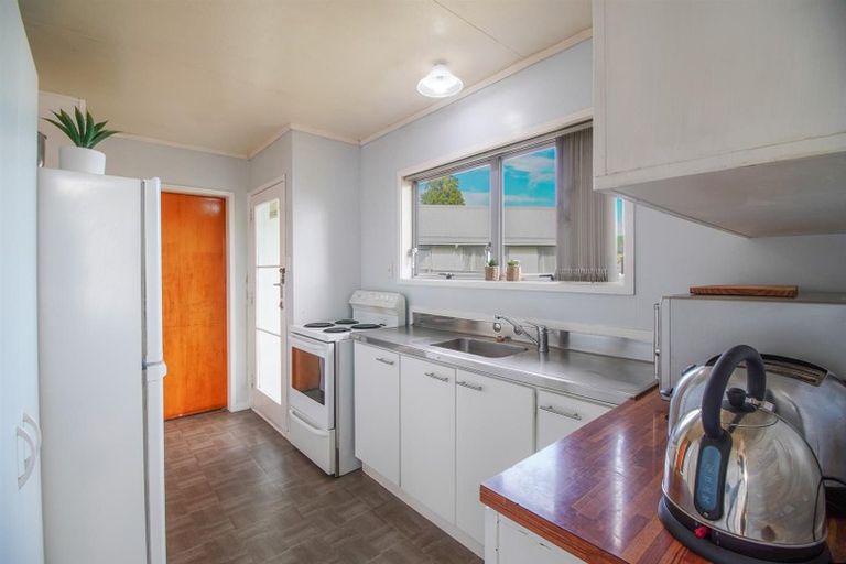 Photo of property in 30 Rewarewa Street, Owhata, Rotorua, 3010