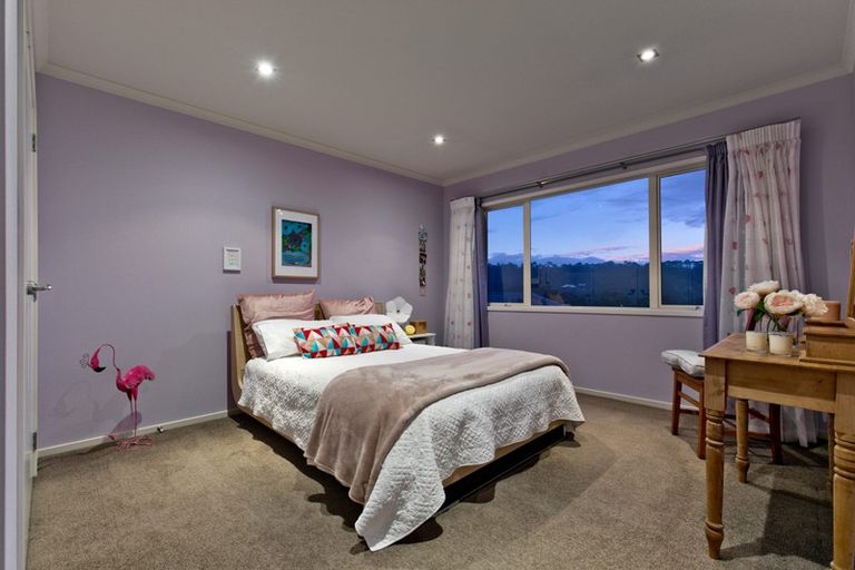 Photo of property in 12 Thomas Hunter Lane, Greenhithe, Auckland, 0632