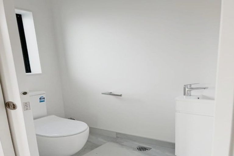 Photo of property in 41b Crestview Rise, Papakura, 2110