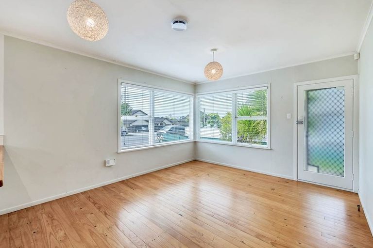 Photo of property in 1/29 Wainui Avenue, Point Chevalier, Auckland, 1022