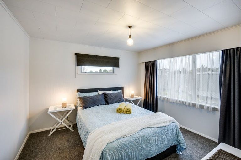 Photo of property in 9 Lowther Place, Taradale, Napier, 4112