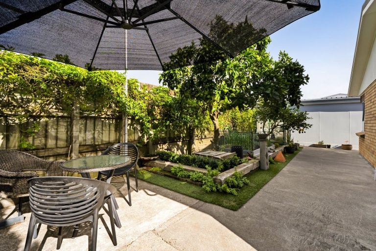 Photo of property in 35a Tukapa Street, Westown, New Plymouth, 4310