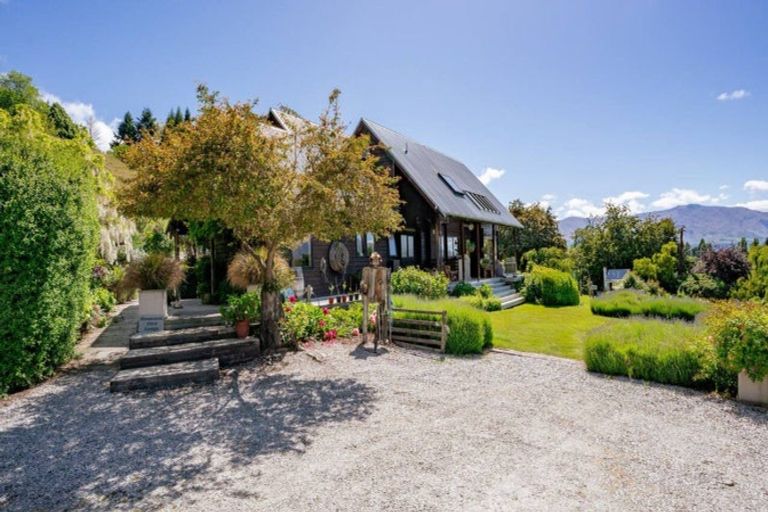 Photo of property in 58 Mountain View Road, Dalefield, Queenstown, 9371