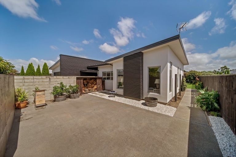 Photo of property in 9 Crown Close, Prebbleton, 7604