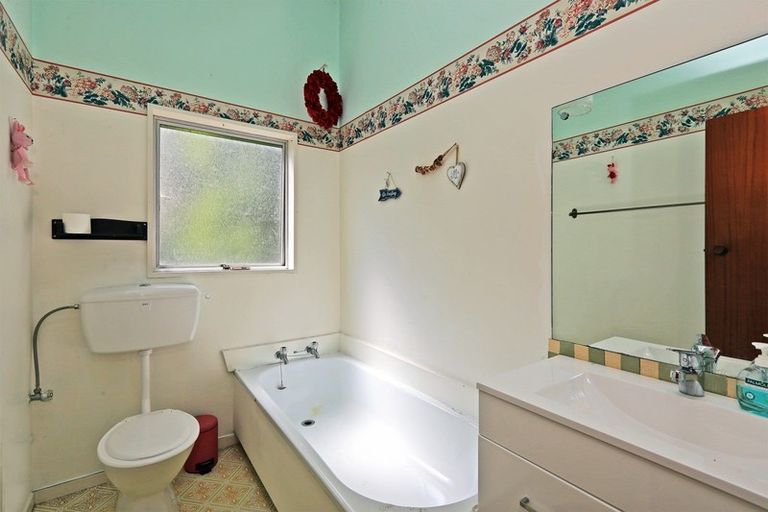 Photo of property in 20 Priestley Road, Bluff Hill, Napier, 4110