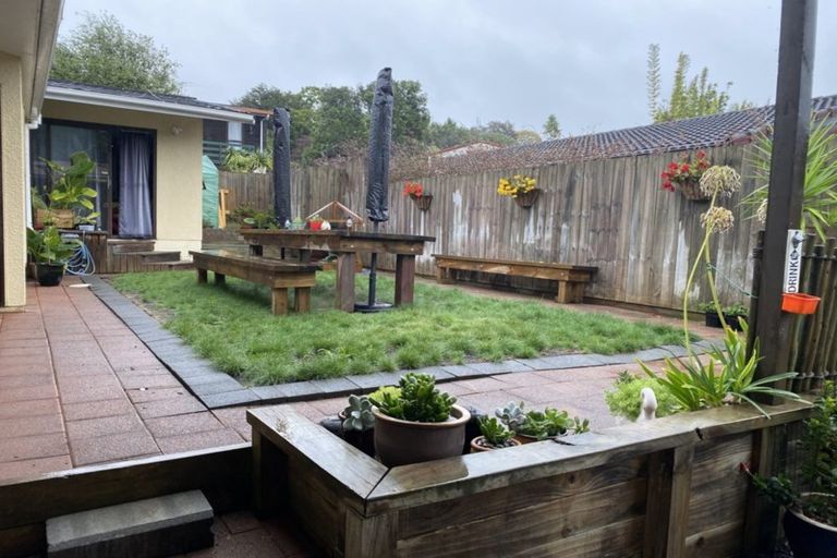 Photo of property in 1 Valdese Rise, Browns Bay, Auckland, 0630