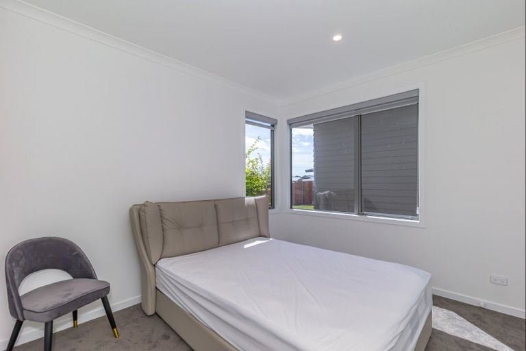 Photo of property in 18 Phoenix Palms Grove, Levin, 5510