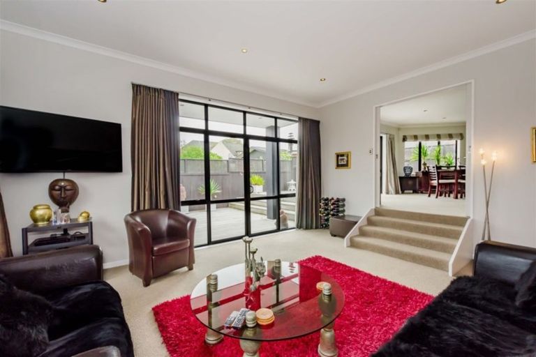 Photo of property in 1b Arawa Street, Raumati Beach, Paraparaumu, 5032