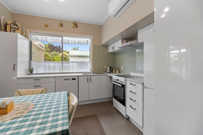 Photo of property in 68 Conway Road, Eltham, 4322