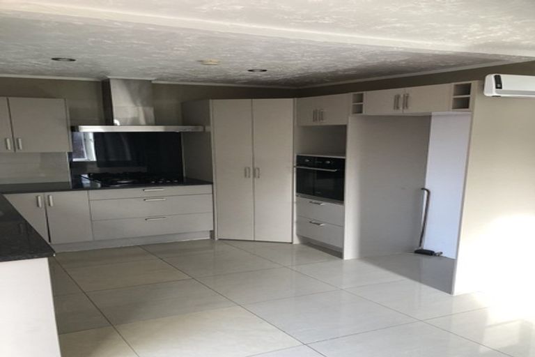 Photo of property in 130 Great South Road, Takanini, 2112