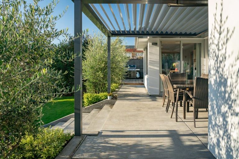 Photo of property in 12 Sycamore Place, Wanaka, 9305