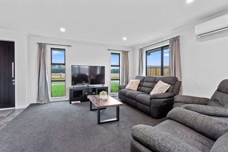 Photo of property in 62 Petries Road, Woodend, 7610