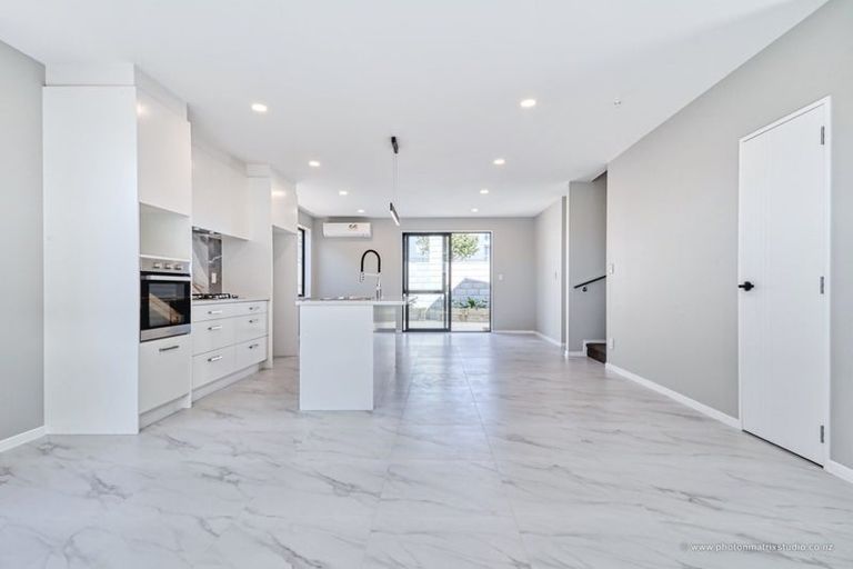 Photo of property in 49a Rosedale Road, Pinehill, Auckland, 0632