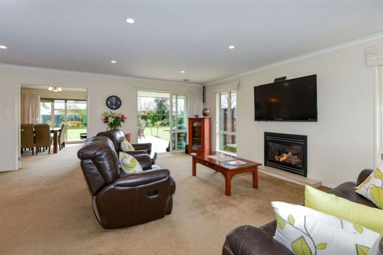 Photo of property in 8 Napoleon Close, Harewood, Christchurch, 8051