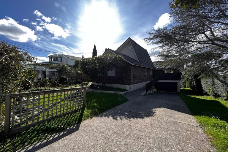 Photo of property in 24 Beach Haven Road, Beach Haven, Auckland, 0626