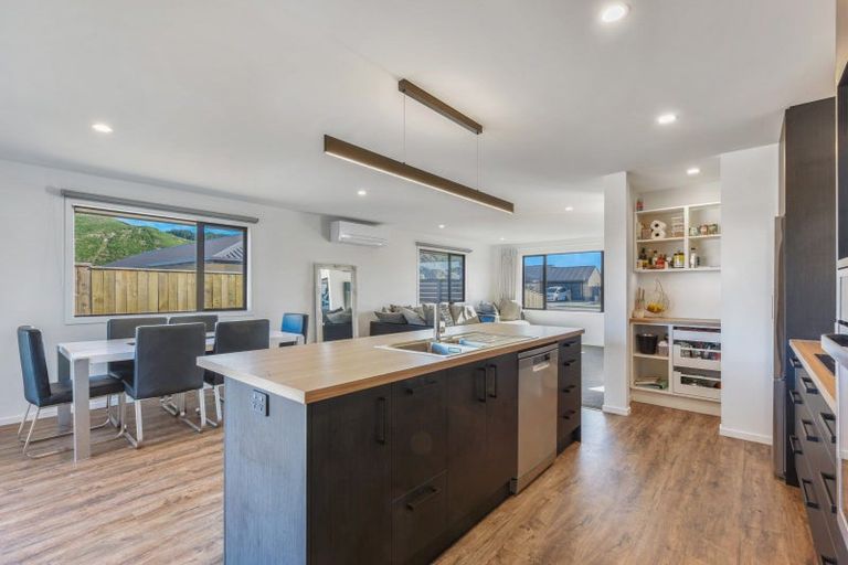 Photo of property in 34 George Fyfe Way, Wakefield, 7025