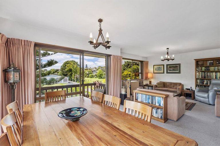 Photo of property in 90 Glencoe Road, Browns Bay, Auckland, 0630