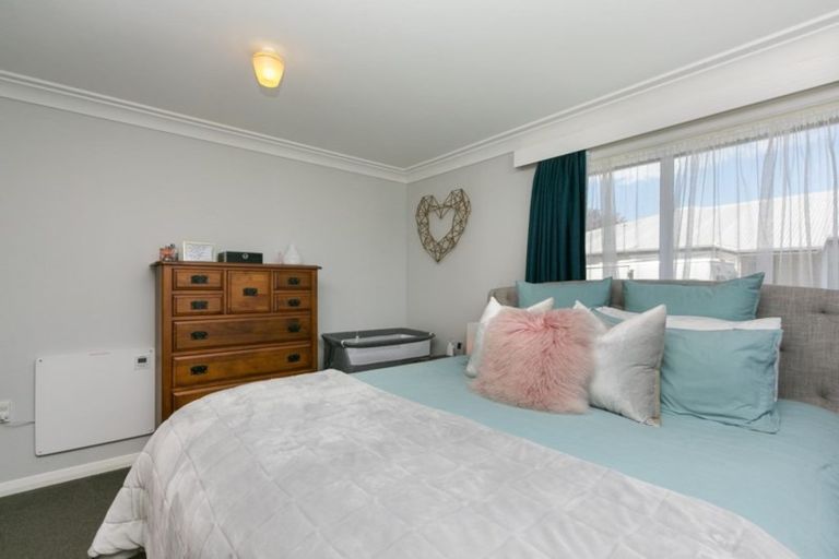 Photo of property in 26 Wallath Road, Westown, New Plymouth, 4310