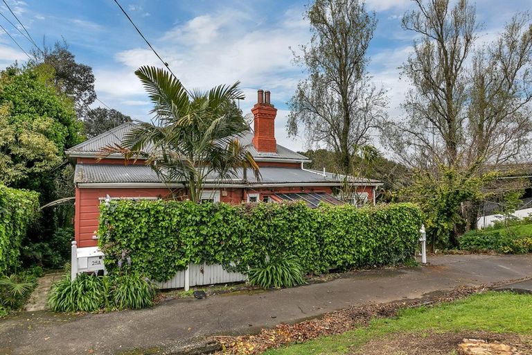 Photo of property in 25 Princes Street, Northcote Point, Auckland, 0627