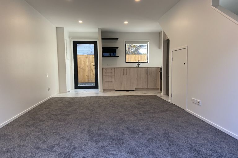 Photo of property in 6/22 Yeovil Road, Te Atatu Peninsula, Auckland, 0610