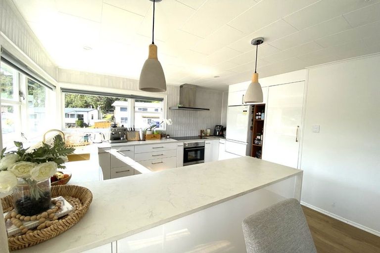 Photo of property in 10 Woodman Drive, Tawa, Wellington, 5028